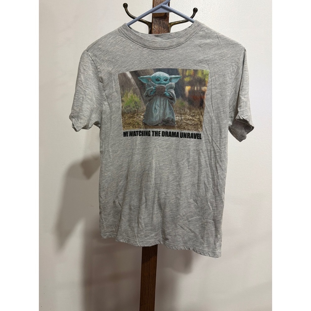 Star Wars Baby Yoda Grogu Meme Graphic Tee Gray SS Shirt S Funny Geek Pop Cultur